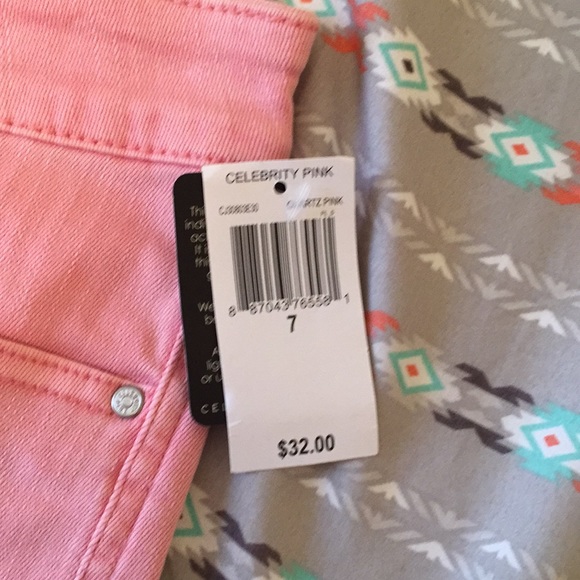 Shorts - Picture 3 of 4